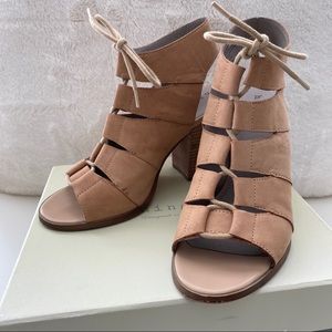 Hinge Drea Peep Toe Leather Sandal